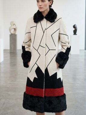 Vintage MaxMara Made in Italy Geometric Wool Coat with Fur Trim size 8 / EU 40